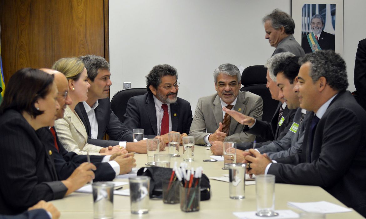 Brasília - Senadores se reúnem na liderança do PT para tratar das contas de Antonio Anastasia durante o período em ele que governou Minas Gerais (Antônio Cruz/Agência Brasil)