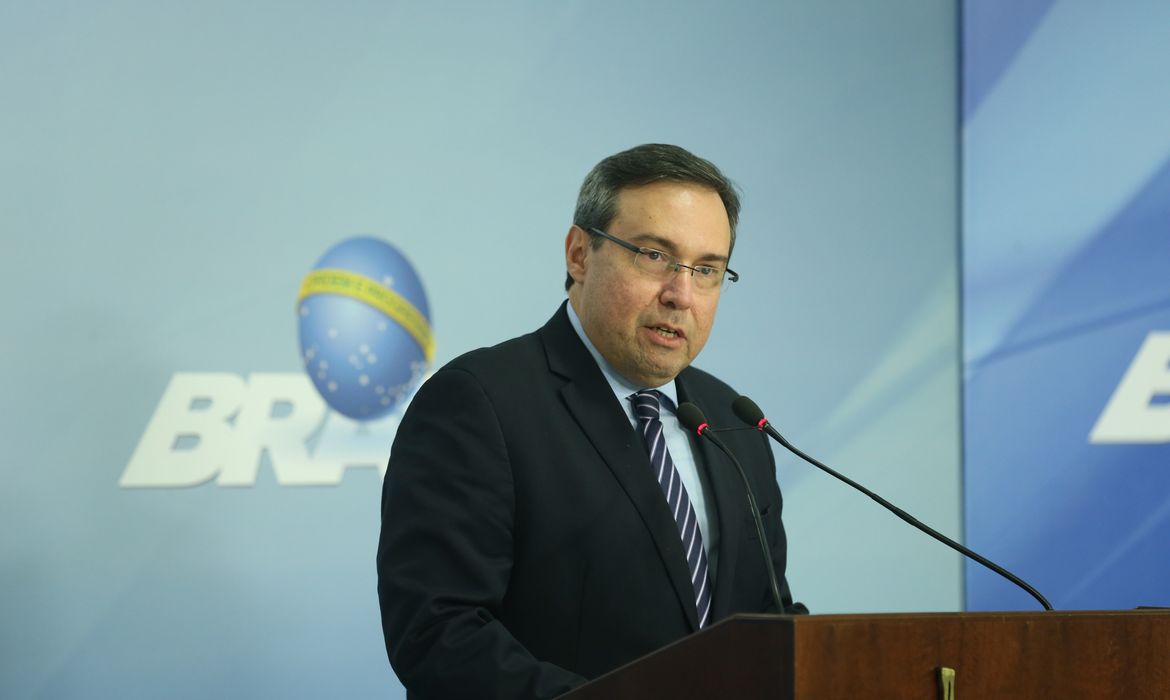 Brasília - O porta-voz da Presidência da República, Alexandre Parola, durante pronunciamento à imprensa no Palácio do Planalto (Valter Campanato/Agência Brasil)
