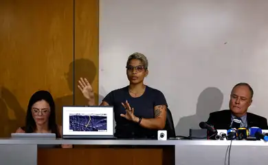 Rio de Janeiro (RJ), 11/07/2025 - Mariana Marins, irmã de Juliana, esclarece o acidente durante coletiva de imprensa concedida pela família de Juliana Marins, brasileira que faleceu durante uma trilha no Monte Rinjani na Indonésia, na Defensoria Pública da União (DPU), centro da cidade. Foto: Tânia Rêgo/Agência Brasil