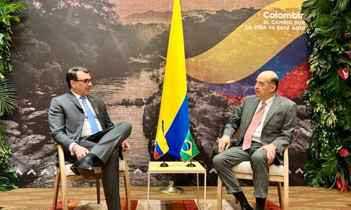 Chanceler Carlos França se encontra com ministro das Relações Exteriores da Colômbia, Álvaro Leyva Durán