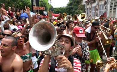 Rio de Janeiro (RJ), 11/02/2023 - Desfile do bloco carnavalesco Céu na Terra pelas ruas do bairro de Santa Teresa, zona sul da cidade. (Foto:Tânia Rêgo/Agência Brasil)