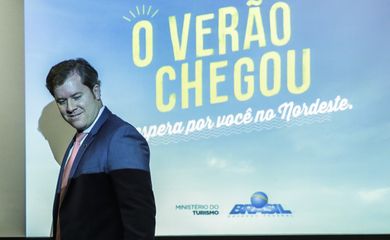 Brasília - O ministro do Turismo, Marx Beltrão, fala sobre a previsão turística para o verão e os projetos da pasta para 2017 (José Cruz/Agência Brasil)