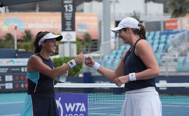 Stefani e Carter - classificadas às semifinais do Masters 1000 de Miami - em 30/03/2021