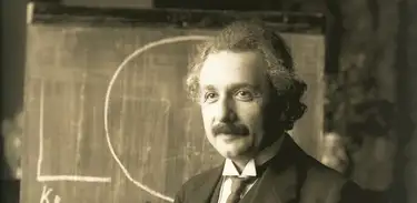 Albert Einstein durante uma aula em Viena, 1921