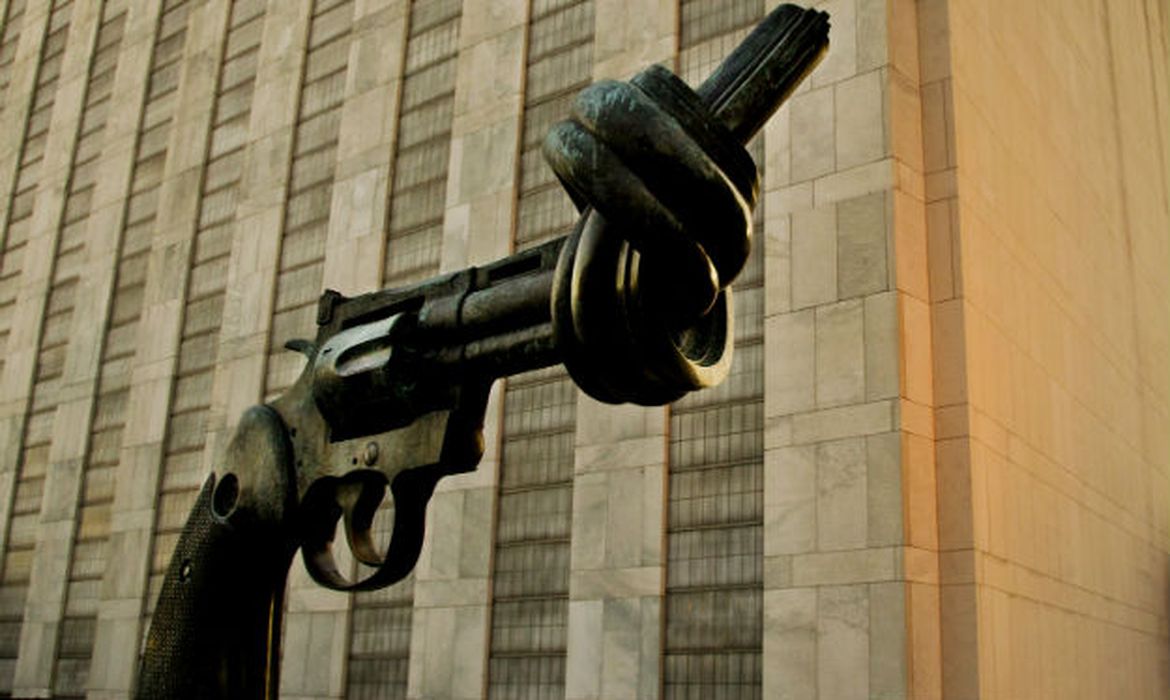 As políticas de desarmamento são essenciais para o fortalecimento da paz e da segurança em todo o mundo