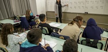 Professor em sala de aula 