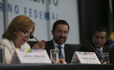 Brasília - A embaixadora dos EUA no Brasil, Liliane Ayalde, os ministros Dyogo Oliveira, do Planejamento, e Maurício Quintella, dos Transportes, participam da 1ª Reunião Anual Brasil-Estados Unidos sobre Desenvolvimento de Infraestrutura 