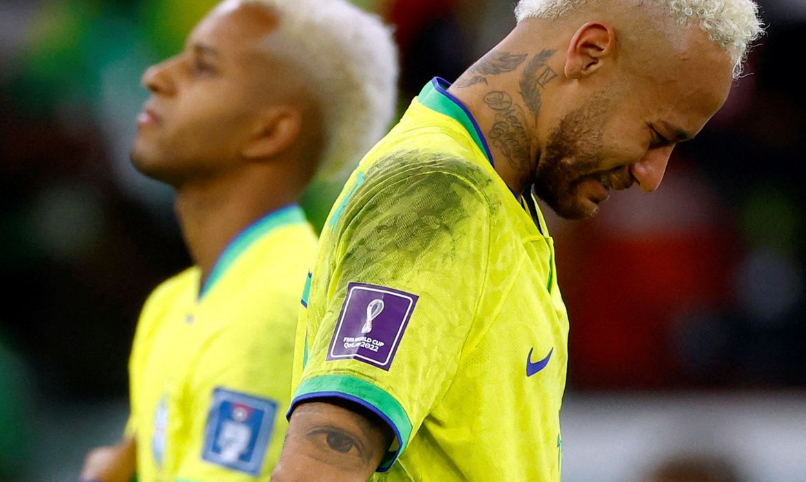 Neymar lamenta eliminação do Brasil na Copa do Mundo
