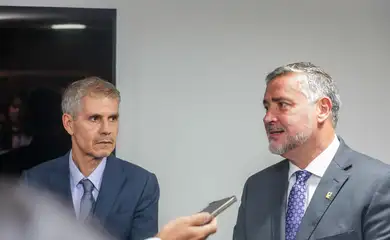 Sidônio Palmeira (esq) será novo ministro da Secom, no lugar de Paulo Pimenta (dir.)
