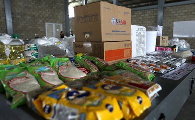A ajuda humanitária para a Venezuela em um armazém, em Cúcuta, na Colômbia, perto da fronteira entre a Colômbia e a Venezuela.