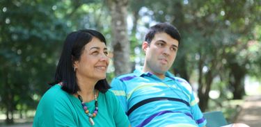 Cláudia Moraes,mãe de Gabriel,que tem autismo severo,conta sua experiência e sobre comunicação com o filho