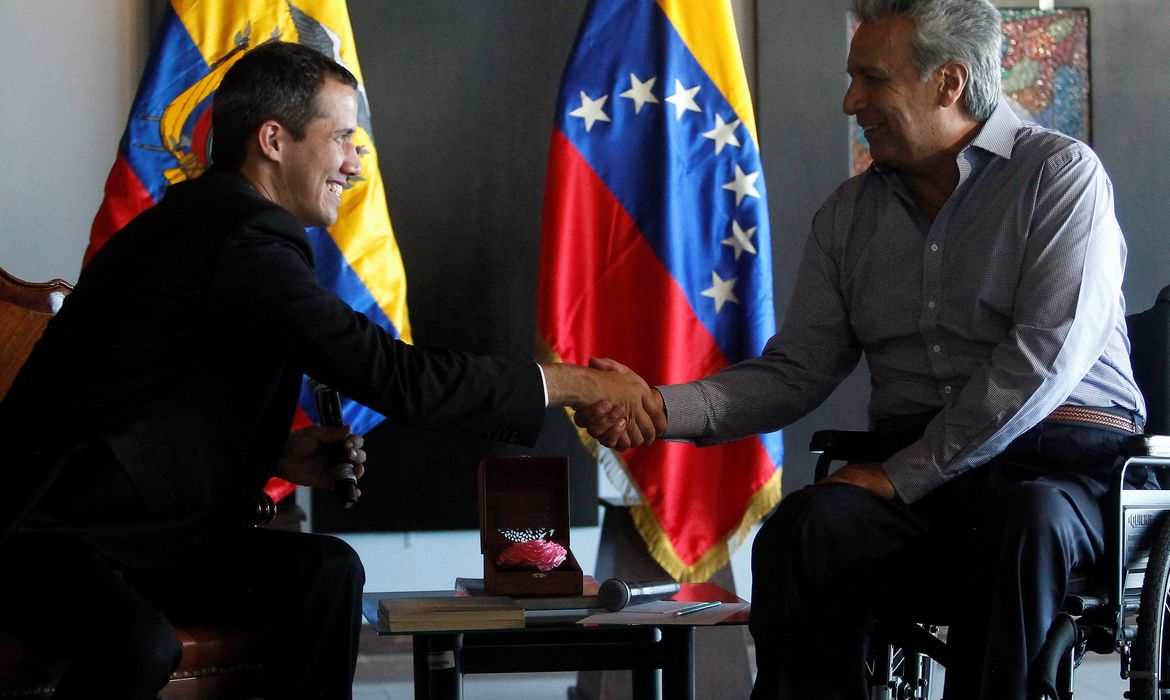 O autodeclarado presidente da Venezuela, Juan Guaidó, e o presidente do Equador, Lenin Moreno, durante reunião em Salinas, Equador. 