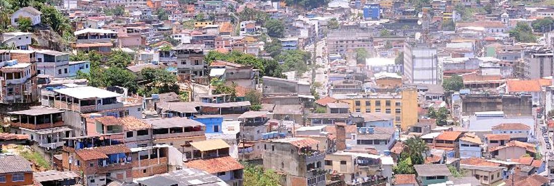 Em 2012, casas situadas em área de risco no centro de Angra dos Reis foram identificadas e demolidas, a maioria delas no Morro da Carioca.