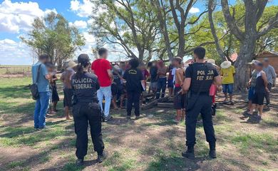 Trabalhadores escravos resgatados em fazenda no Rio Grande do Sul.