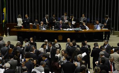 Plenário da Câmara durante votação dos destaques do Projeto de Lei da Biodiversidade, PL7735/14, do Executivo (Fabio Rodrigues Pozzebom/Agência Brasil)