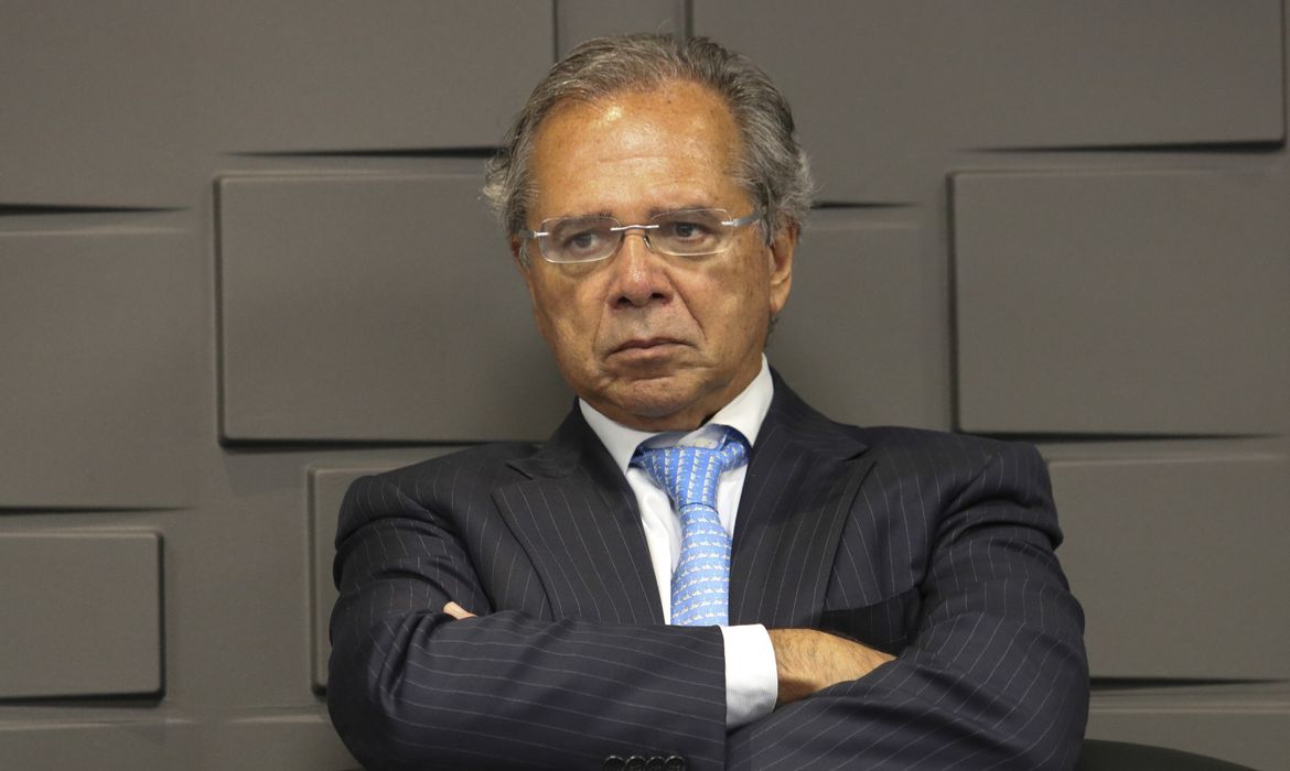  O ministro da Economia, Paulo Guedes , durante a cerimônia de transmissão do cargo do novo presidente do Banco do Brasil, Rubem Novaes. 