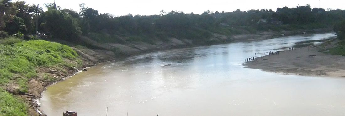 Redução do nível do Rio Acre leva governo a decretar situação de emergência