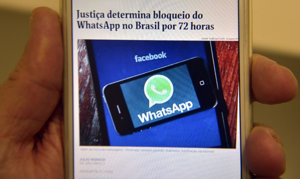 Brasília - Justiça de Sergipe determina bloqueio do aplicativo WhatsApp por 72 horas, em medida cautelar expedida pelo juiz Marcel Montalvão, da comarca de Lagarto   (José Cruz/Agência Brasil)