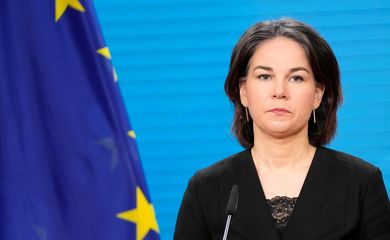 German Foreign Minister Baerbock gives statement on Ukraine