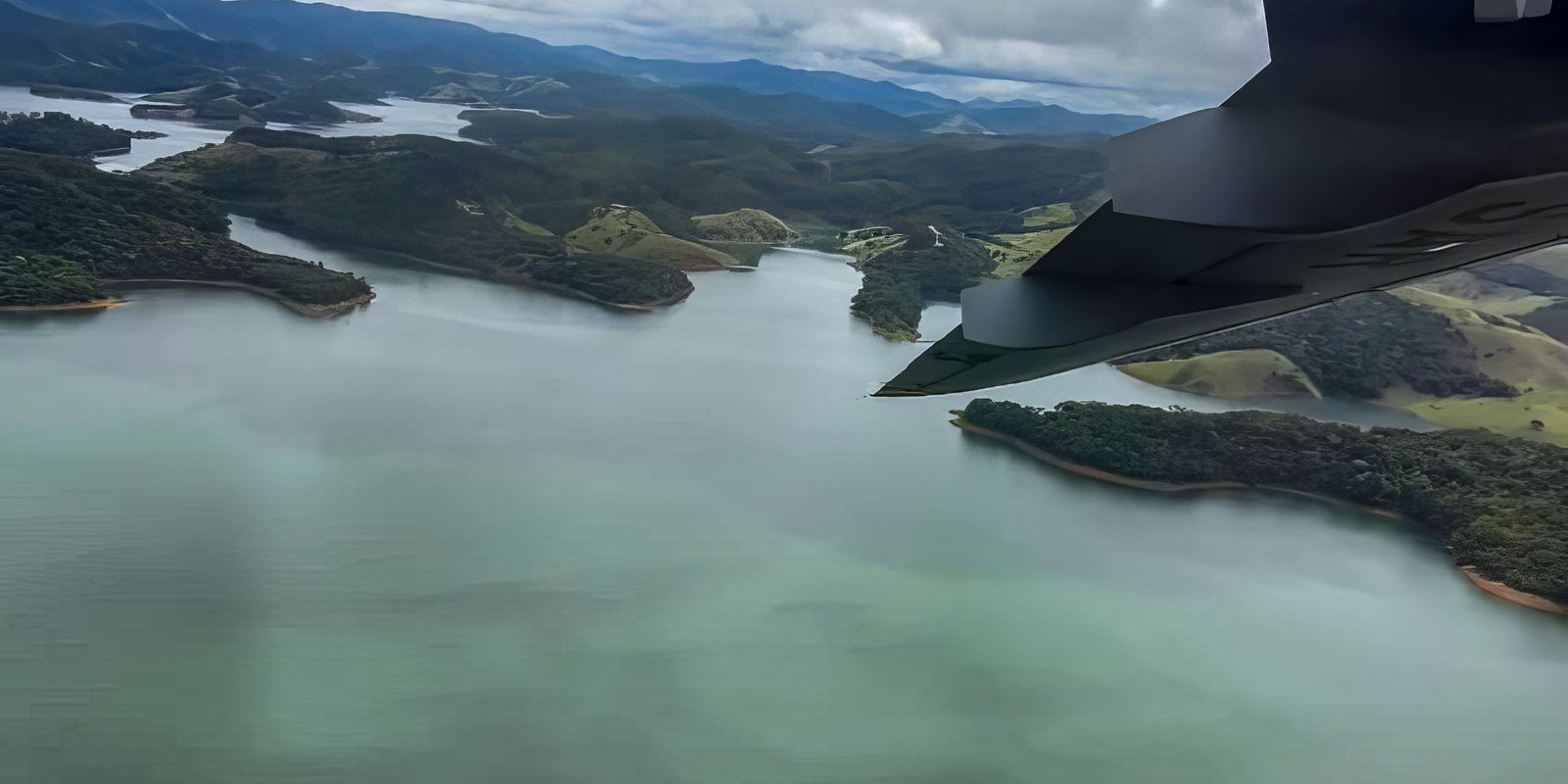 Buscas a helicóptero que desapareceu no litoral de SP chegam ao 6º dia 6 Buscas a helicóptero que desapareceu no litoral de SP chegam ao 6º dia