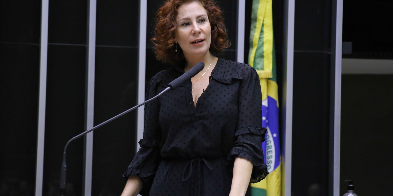 Ministro do TSE envia para São Paulo ação contra Carla Zambelli