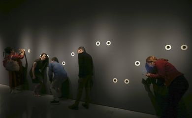 São Paulo 12/07/2023 - “Essa nossa canção”- A exposição, que estará em cartaz no primeiro andar do Museu, fala sobre a riqueza e a diversidade de nosso idioma na canção popular brasileira, que estará representada por diversos gêneros musicais, do rock ao pop, do samba ao sertanejo, do funk à bossa nova. 
Foto Paulo Pinto/Agência Brasil