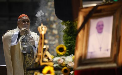 Rio de Janeiro (RJ), 21/04/2025 – O arcebispo do Rio de Janeiro, Cardeal Dom Orani João Tempesta, celebra missa em sufrágio do Papa Francisco na Catedral Metropolitana. Foto: Fernando Frazão/Agência Brasil