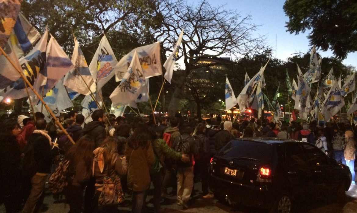 Manifestação de brasileiros em Buenos Aires
