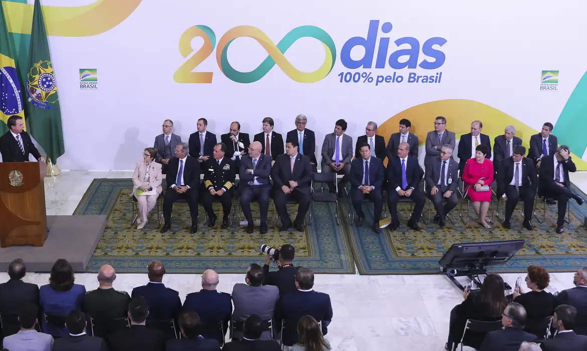 O presidente Jair Bolsonaro, participa da cerimônia alusiva aos 200 dias de governo, no  Palácio do Planalto.