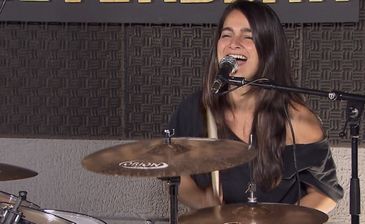  Aline Vivas, baterista da banda Barba Ruiva