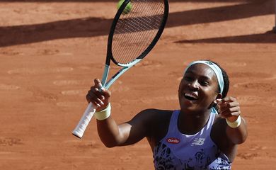 Tenista norte-americana Cori Gauff comemora vitória na semifinal de Roland Garros