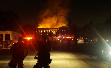 Incêndio atinge prédio do Museu Nacional do Rio de Janeiro, na Quinta da Boa Vista, na zona norte da cidade