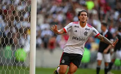 Pedro marca na vitória por 6 a 1 do Flamengo contra o Vasco no Maracanã, pela sétima rodada do Brasileiro, em 02/06/2024