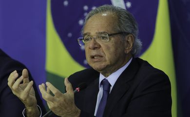 O ministro da Economia, Paulo Guedes, fala à imprensa sobre o atual estágio do processo de acessão do Brasil à Organização para Cooperação e Desenvolvimento Econômico (OCDE).