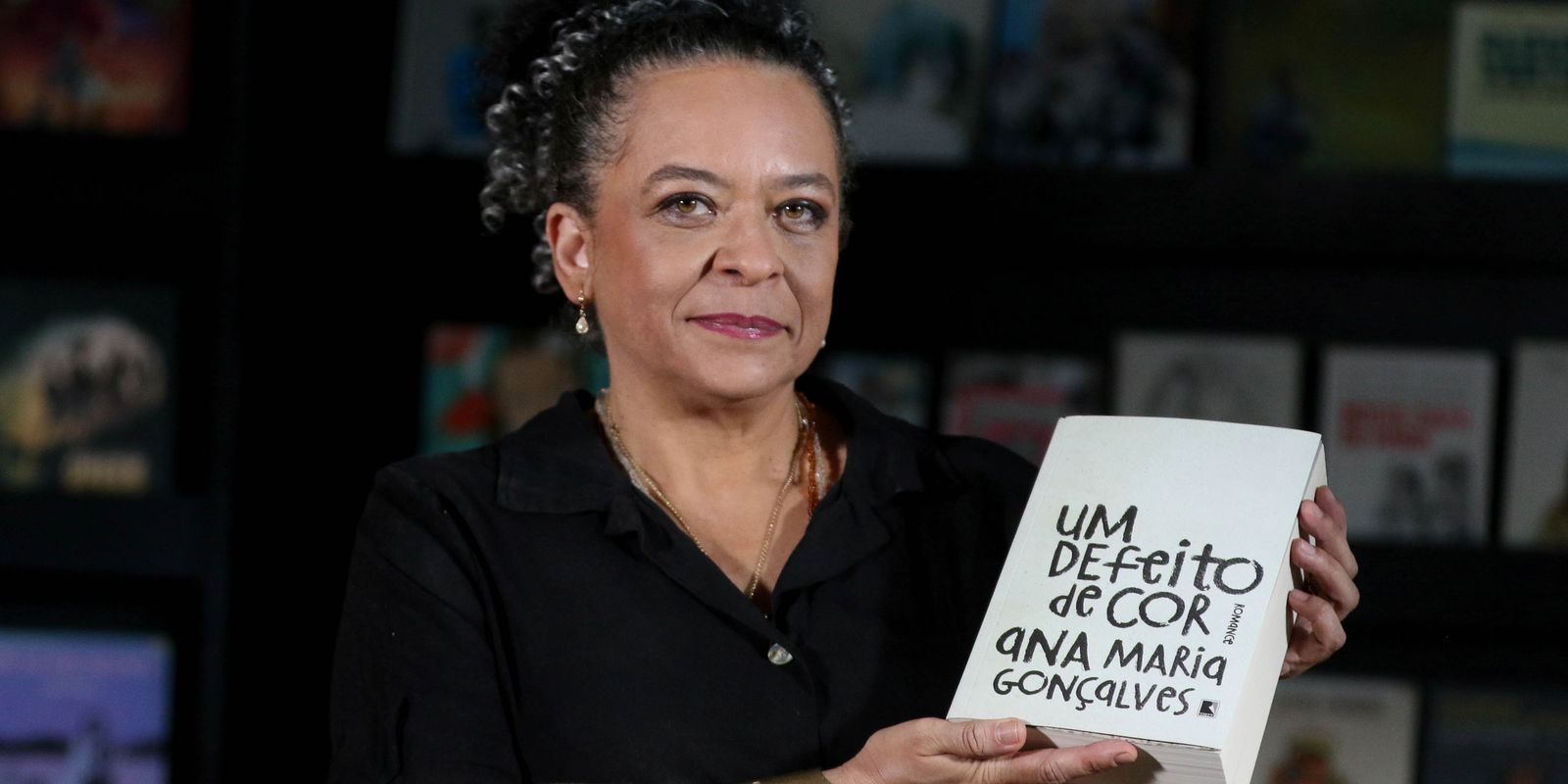 Ana Maria Gonçalves e “Um Defeito de Cor” são recebidos na Academia Brasileira de Letras em celebração à literatura nacional.