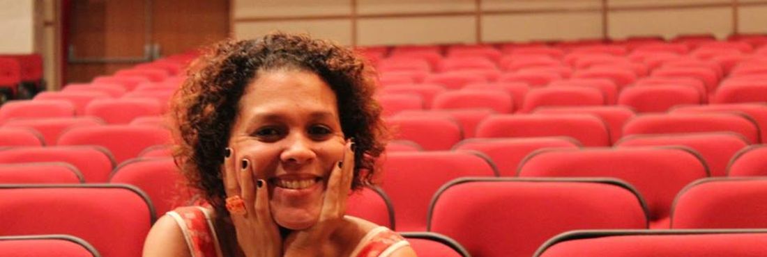VIVIANE DA SOLEDADE confirmou presença no II Congresso Brasileiro de Teatro. Ela é Assessora Técnica em Artes Cênicas da Gerência de Cultura da Escola Sesc de Ensino Médio