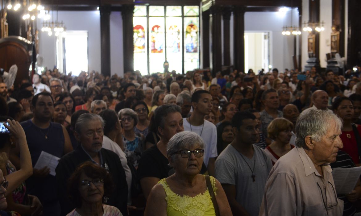 Missa na Catedral Metropolitana de Campinas após  ataque de ontem (11) que deixou 5 mortos dentro da igreja.