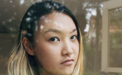 Larissa Uehara depois de enfrentar o olhar preconceituoso de brasileiros, buscou força em produções nos canais no You Tube que encararam de frente o incômodo de piadas sobre descendentes asiáticos.