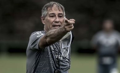Ariel Holan - técnico do Santos - treinador