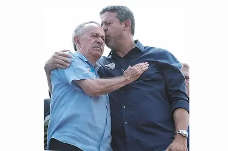 oficialarthurlira/Instagram Brasília (DF), 14/01/2025 - Presidente da Câmara dos Deputados Arthur Lira com o pai Benedito Lira. Foto: oficialarthurlira/Instagram