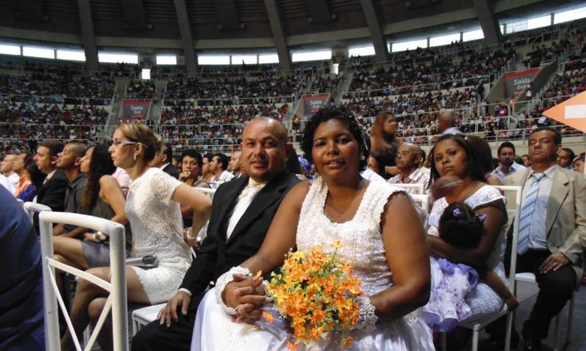 Cerca de 2 mil casais oficializaram a união no Dia do Sim, maior casamento coletivo da história do Rio de Janeiro.(Foto Reporter Akemi Nitahara/Agência Brasil)
