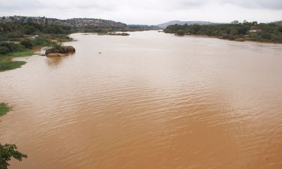 Baixo Guandu (ES) - A lama de rejeitos está sendo monitora pelas autoridades (Jander da Silva/Secom_BG)