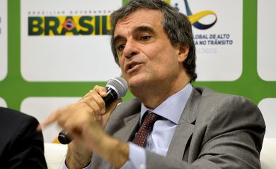 Brasília - O ministro da Justiça, José Eduardo Cardozo fala na abertura da 2ª Conferência Global de Alto Nível sobre Segurança no Trânsito (Elza Fiuza/Agência Brasil)