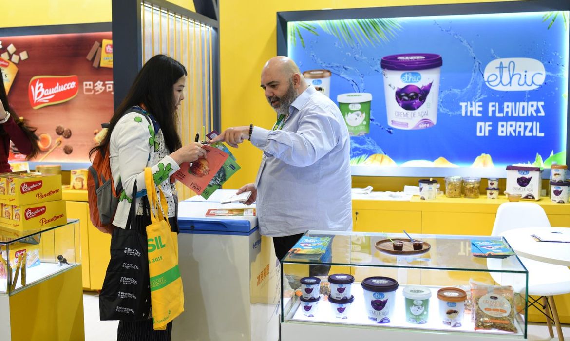 Empresas brasileiras participam da SIAL China 2019 em Xangai

Feira de alimentos e bebidas é uma das maiores do mundo