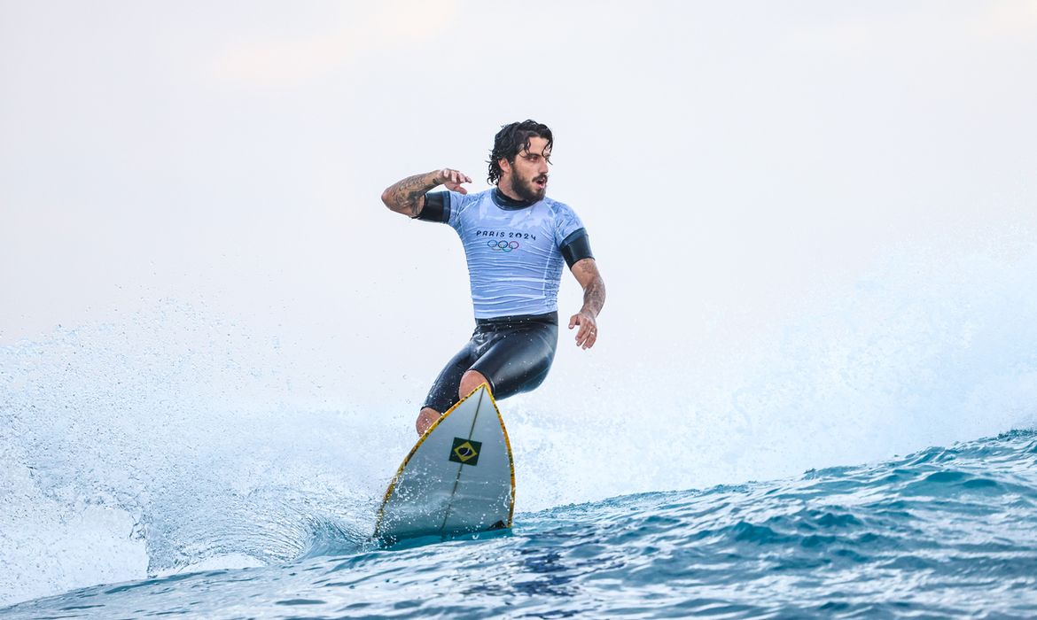 2024.07.21 - Jogos Olímpicos Paris 2024 - Surf - Treino da delegação brasileira de surf no Taiti. Na foto o atleta Filipe Toledo. Foto: William Lucas/COB