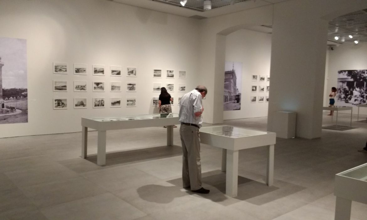 Raridades do Arquivo Nirez são mostradas em exposição em Fortaleza - Foto Edwirges Nogueira/Agência Brasil