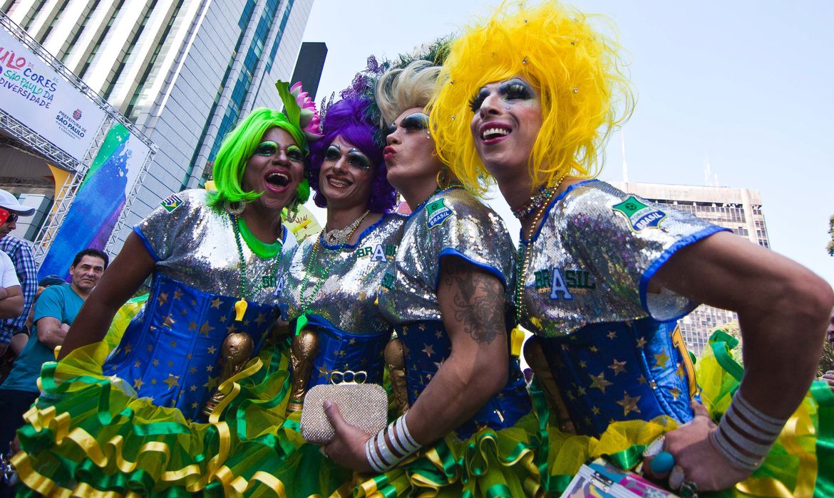 Parada do Orgulho LGBT protesta na capital paulista contra homofobia (Daniel Mello/Agência Brasil)