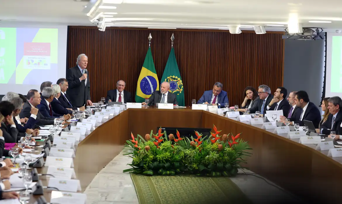 Governo Federal apresenta PEC da Segurança Pública aos estados | Agência  Brasil