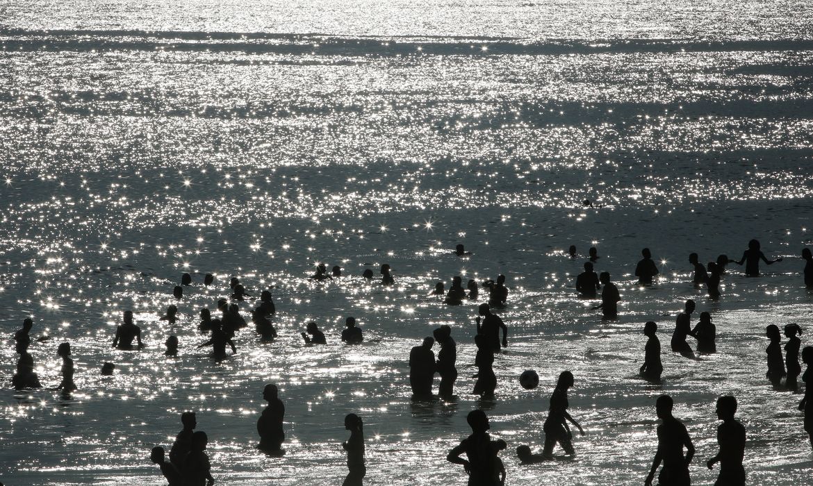 Hoje é dia: semana tem verão no Hemisfério Sul e Natal pelo mundo Hoje é dia: semana tem verão no Hemisfério Sul e Natal pelo mundo