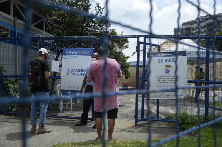 Posto de testagem Covid-19 na Tijuca, zona norte do Rio de Janeiro, não apresenta filas
